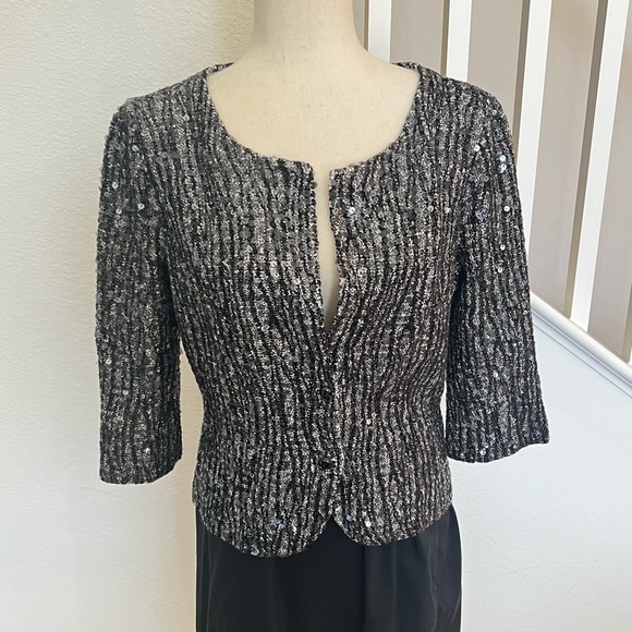Iisli sequined 2 button cardigan 3/4 sleeve nwot extra button attached size 10 - Picture 2 of 16